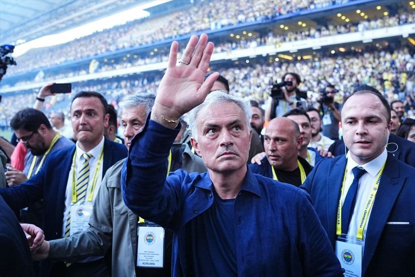 Fenerbahçe'de Jose Mourinho ilk transferini yaptı! Galatasaray'a büyük ters köşe... - Resim: 4