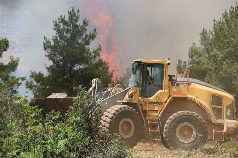 Manisa Kula'da orman yangını! Alevler rüzgarın etkisiyle geniş alana yayıldı, ekipler müdahale ediyor - Resim: 4