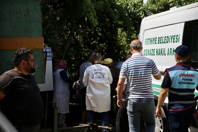 Muğla'da dehşet! Kayınpederi, kayınvalidesi dahil 3 kişiyi öldürdü, otomobilini ormana bırakıp kaçtı - Resim: 1