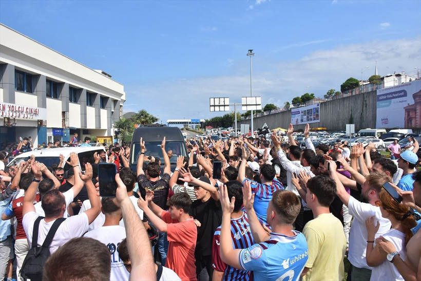 Nwakaeme Trabzon'a geldi, taraftarlar coşkuyla karşıladı - Resim: 4