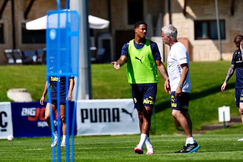 Kamp raporu! Fenerbahçe'de 5 futbolcu Jose Mourinho'nun gözüne girdi, 3 futbolcu yolcu - Resim: 3