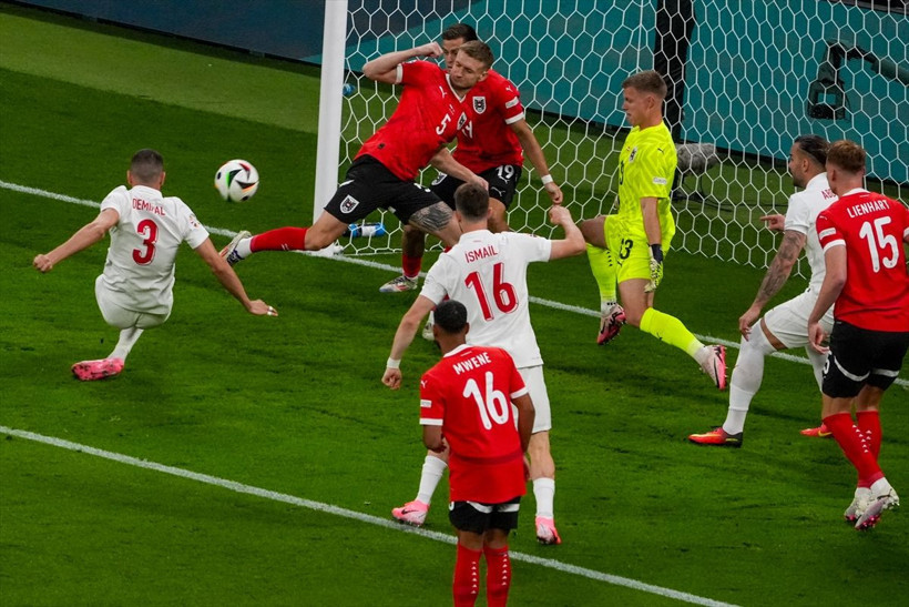 Dünya, Türkiye'nin Avusturya zaferini konuştu! 'Merih Demiral abarttı', 'Türkler, Merih'in rüya gecesinde..." - Resim: 2