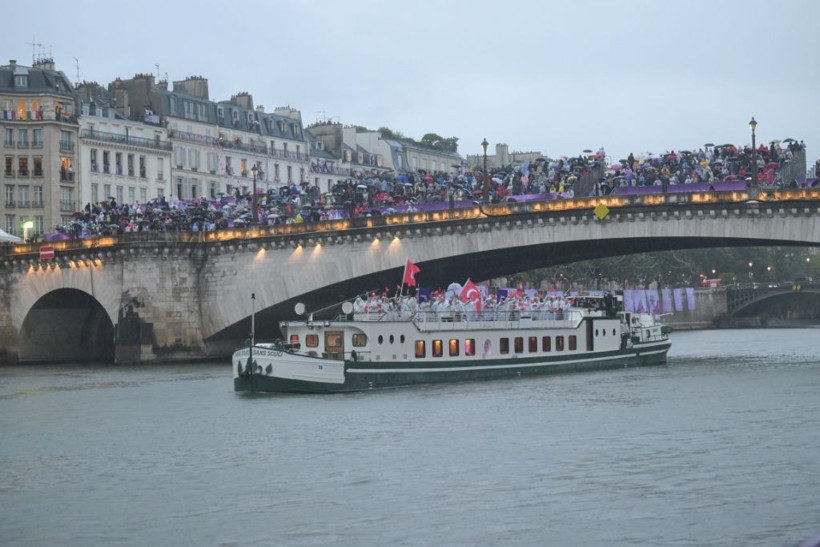 Paris 2024 Olimpiyat Oyunları renkli görüntülerle açıldı - Resim: 1