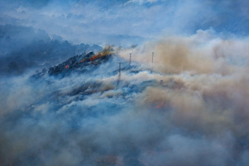 İzmir'de yangın yerleşim yerlerine ulaştı, her yeri duman sardı! Belediye başkanı uyardı: Evlerinizi boşaltın - Resim: 2