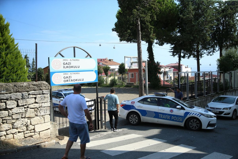 Okul bahçesinde korkunç olay! Öğretmenin aracıyla çarptığı 7 yaşındaki öğrenci hayatını kaybetti - Resim: 1