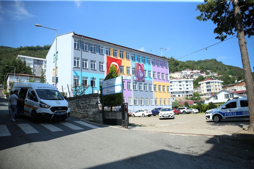 Okul bahçesinde korkunç olay! Öğretmenin aracıyla çarptığı 7 yaşındaki öğrenci hayatını kaybetti - Resim: 4