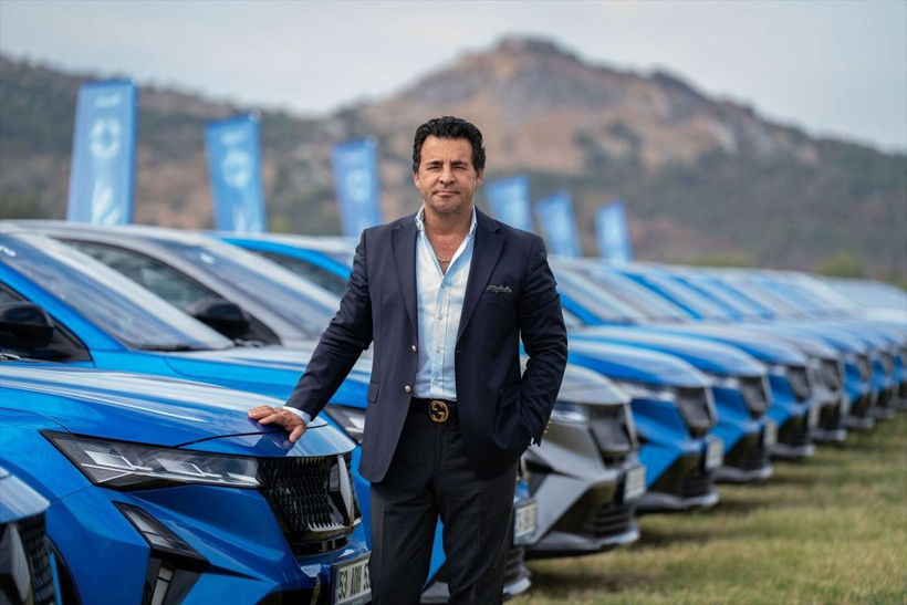 Yeni Renault Rafale Türkiye'de satışa sunuldu - Resim: 2