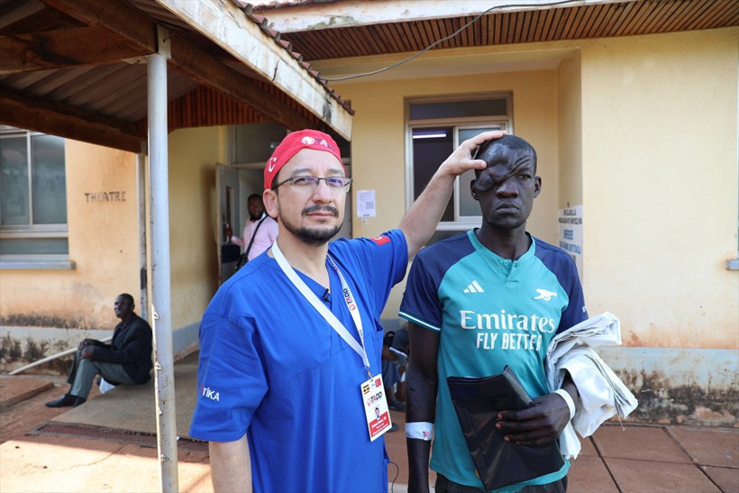 Sakal gibi uzayan 'keloid' şaşkına çevirdi! Ugandalı Muhammed'i Türk doktorlar kurtardı - Resim: 2