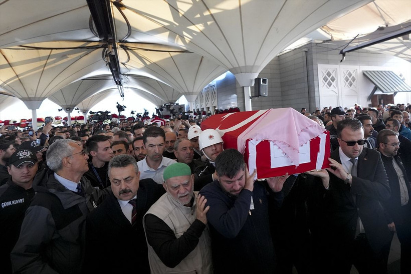 TUSAŞ çalışanı 3 şehit son yolculuğuna uğurlandı - Resim: 3