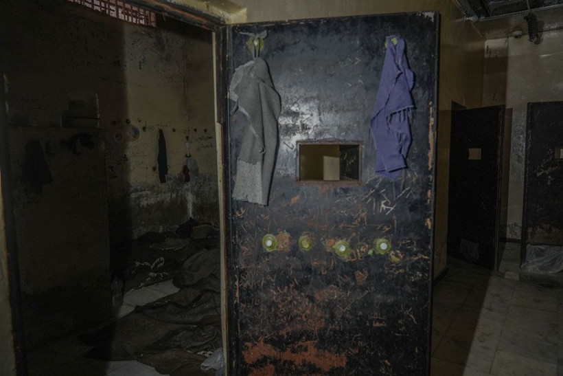 Şam'daki Mezze Askeri Hapishanesi'ndeki insanlık dışı koşullar görüntülendi! - Resim: 3