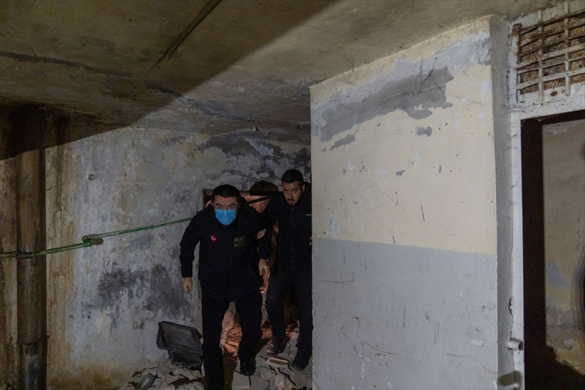 AFAD ekibi Sednaya Hapishanesi'nde çalışmalarına başladı: Yaşam izi aranıyor! - Resim: 4