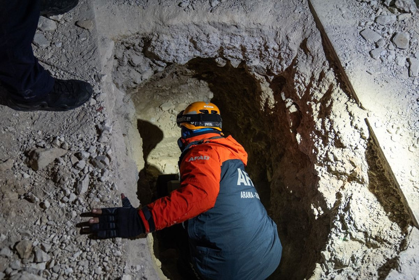 AFAD ekibi Sednaya Hapishanesi'nde çalışmalarına başladı: Yaşam izi aranıyor! - Resim: 2