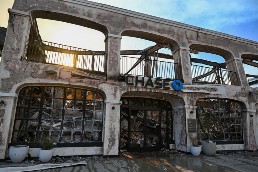 Los Angeles yangını büyük hasar bıraktı! Felaketin yeni görüntüleri - Resim: 2