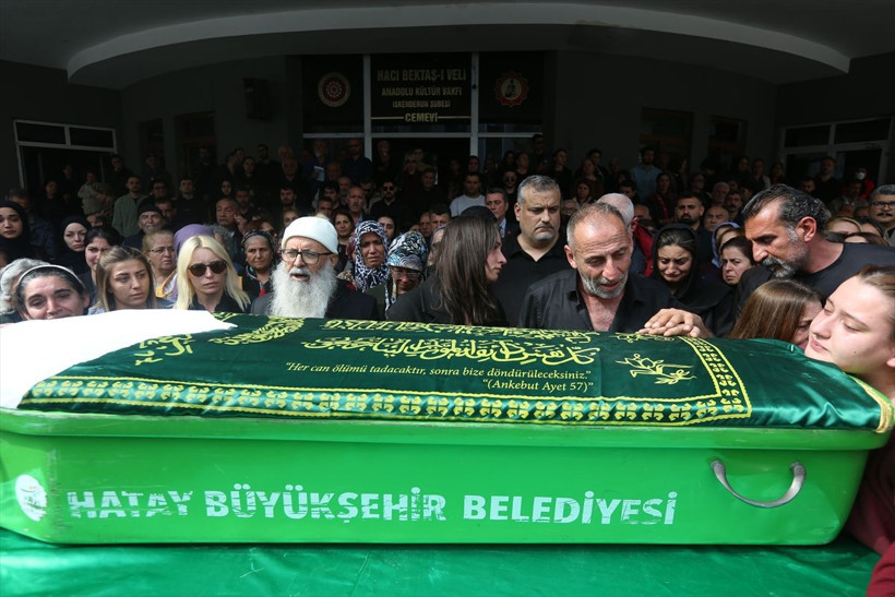 2 ay önce evlenmişti! Sevcan'ın cenazesi Hatay'da defnedildi, gözyaşları durmadı - Resim: 3