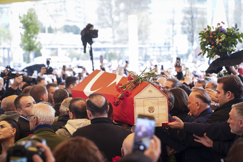 Volkan Konak'a veda! Cenaze töreninde Selma Konak kahroldu: Bunu bana nasıl yaptın Volkan - Resim: 2