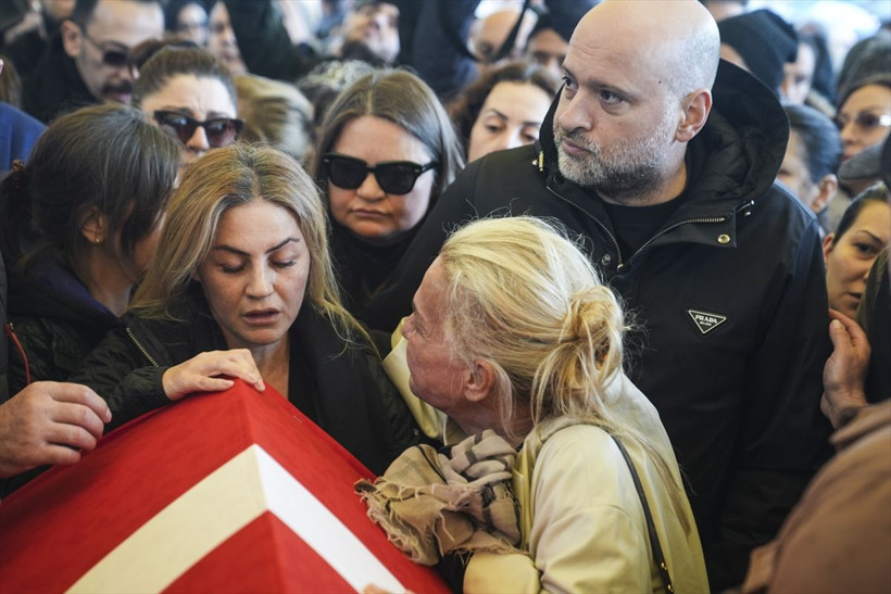 Volkan Konak'a veda! Cenaze töreninde Selma Konak kahroldu: Bunu bana nasıl yaptın Volkan - Resim: 3