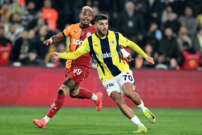 Spor yazarları olaylı Fenerbahçe-Galatasaray derbisini yorumladı: "Modası geçmiş biri", "Okan Buruk imha etti" - Resim: 1