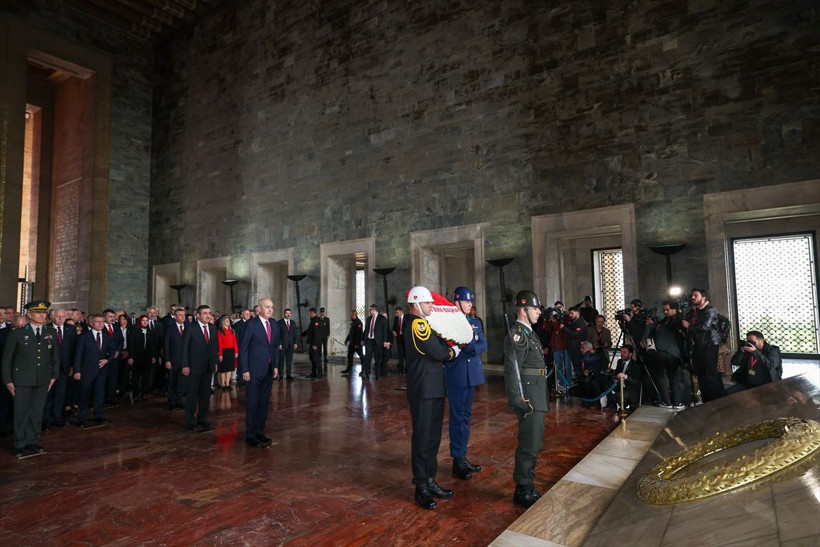 TBMM Başkanı Kurtulmuş başkanlığındaki devlet erkanı, Anıtkabir'i ziyaret etti - Resim: 4