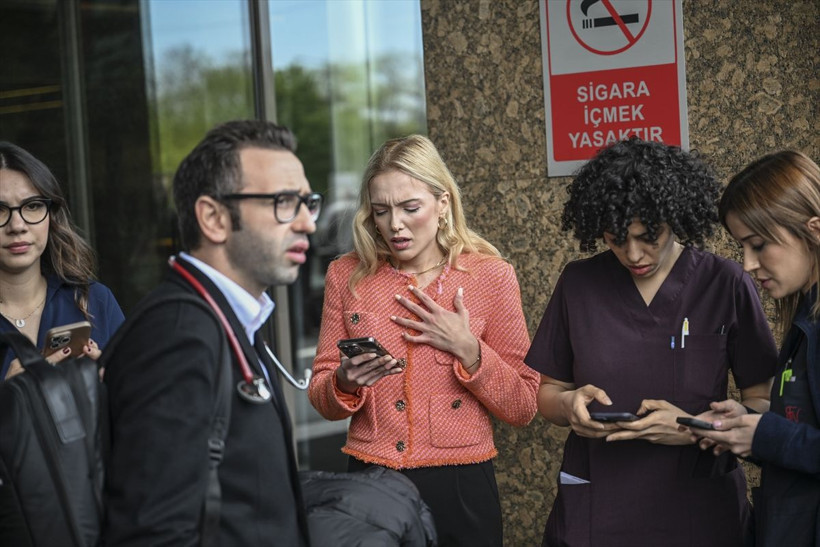 İstanbul'da peş peşe deprem! 6.2'lik deprem çok korkuttu, vatandaşlar sokaklara döküldü - Resim: 2