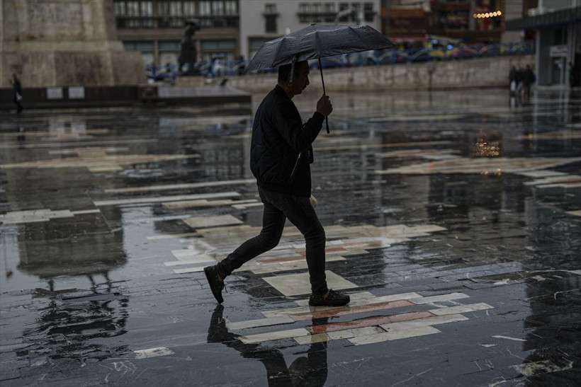 Meteoroloji merakları giderdi! Bugün için sağanak ve fırtına uyarısı yaptı - Resim: 1