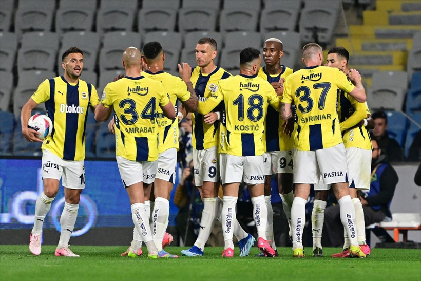 Fenerbahçe'de tecrübeli futbolcu yolun sonuna geldi! Eski takımına dönebilir: "Güzel bir konuşma yaptık" - Resim: 3