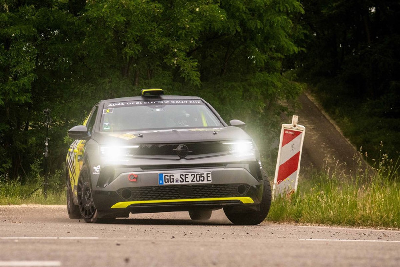 Opel'in Yeni Mokka GSE Rally'si tanıtıldı - Resim: 4