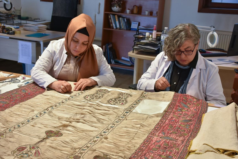 Mevlana'ya ait 19 eser özel dolaplanda saklanıyor - Resim: 1