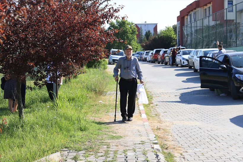 YKS'nin 81 yaşındaki "en yaşlı" adayı bu yıl 8. kez üniversite sınavına girdi - Resim: 4