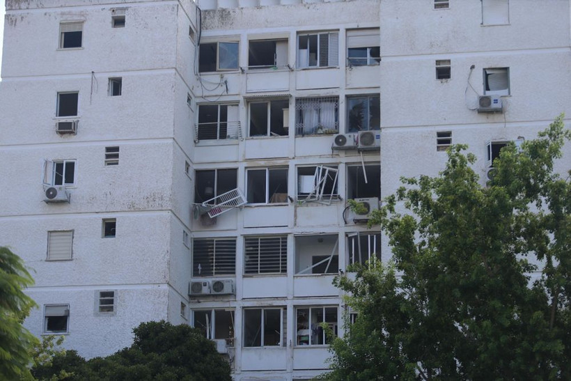 İran'dan İsrail’e füze saldırısı! Büyük yıkım var, görüntülere bakın - Resim: 4