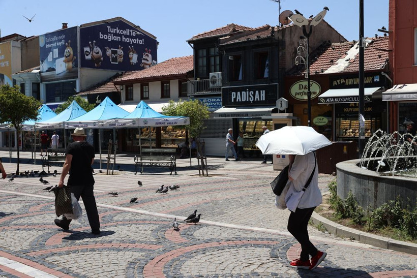 AKOM'dan İstanbul'a kritik uyarı! Tehlikeli sıcaklar bugün başlıyor, saatlere dikkat edin - Resim: 1