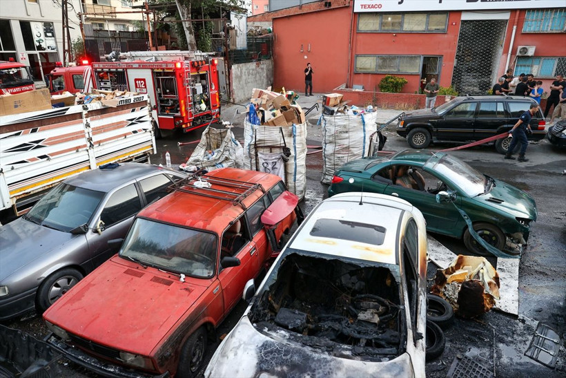 Sanayi sitesinde başlayan yangın otelin otoparkına sıçradı! Araçların haline bakın hepsi yandı - Resim: 3