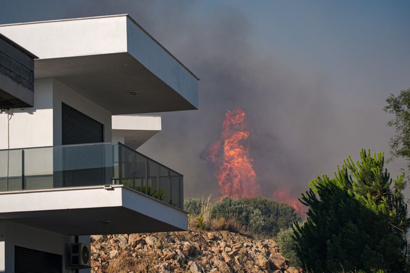 İzmir'de durum çok fena acı haber geldi! Çeşme ve Ödemiş'te alevler evlere sıçradı, yollar kapatıldı - Resim: 4