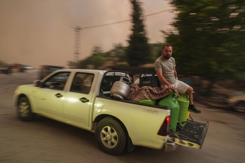 İzmir Ödemiş'teki orman yangını 3. gününde: Alevlerden kaçış görüntülendi - Resim: 2