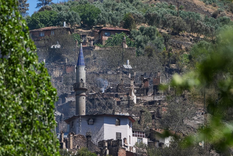 İzmir Ödemiş'te 40 haneli köy küle döndü üzerimizdeki elbiselerle kaldık - Resim: 2