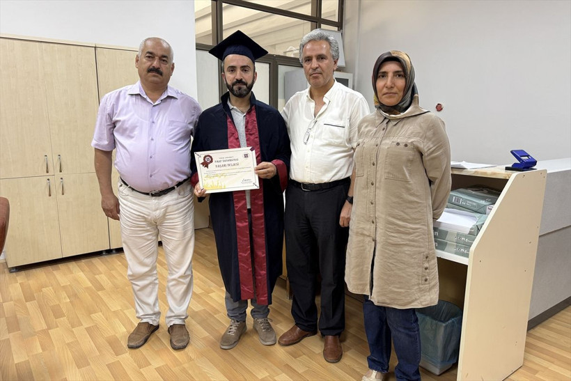 Azmi ile örnek oldu! Okuma azmiyle önce mühendis, sonra avukat oldu, bu yıl da tıp fakültesini bitirdi... - Resim: 3