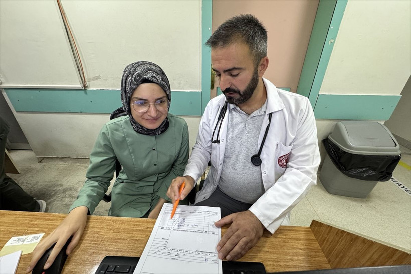 Azmi ile örnek oldu! Okuma azmiyle önce mühendis, sonra avukat oldu, bu yıl da tıp fakültesini bitirdi... - Resim: 4