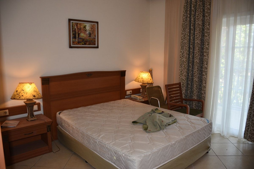 Erdoğan'ın 15 Temmuz'da kaldığı otel görüntülendi! Suikast girişiminin izleri ilk günkü gibi - Resim: 1