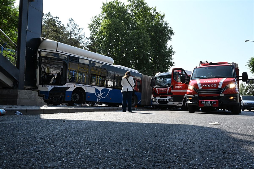 Ankara'da can pazarı! Belediye otobüsü zincirleme kazaya karıştı - Resim: 2