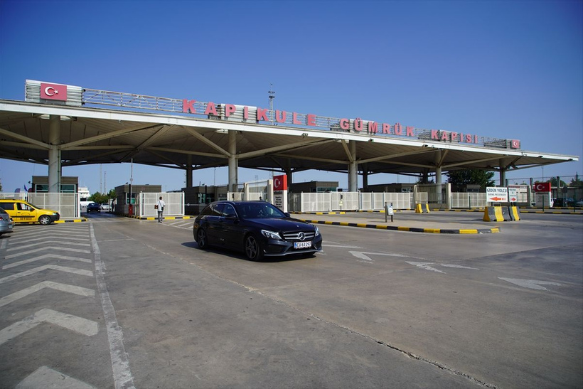 Kuyruk oluştu! Gurbetçiler tatil için Avrupa'dan Türkiye'ye dönmeye devam ediyor... - Resim: 3