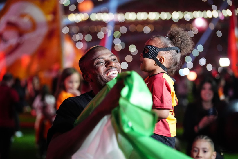 Galatasaray Osimhen'e kavuşuyor! İstanbul'a geliş tarihi açıklandı - Resim: 2