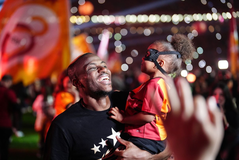 Galatasaray Osimhen'e kavuşuyor! İstanbul'a geliş tarihi açıklandı - Resim: 4