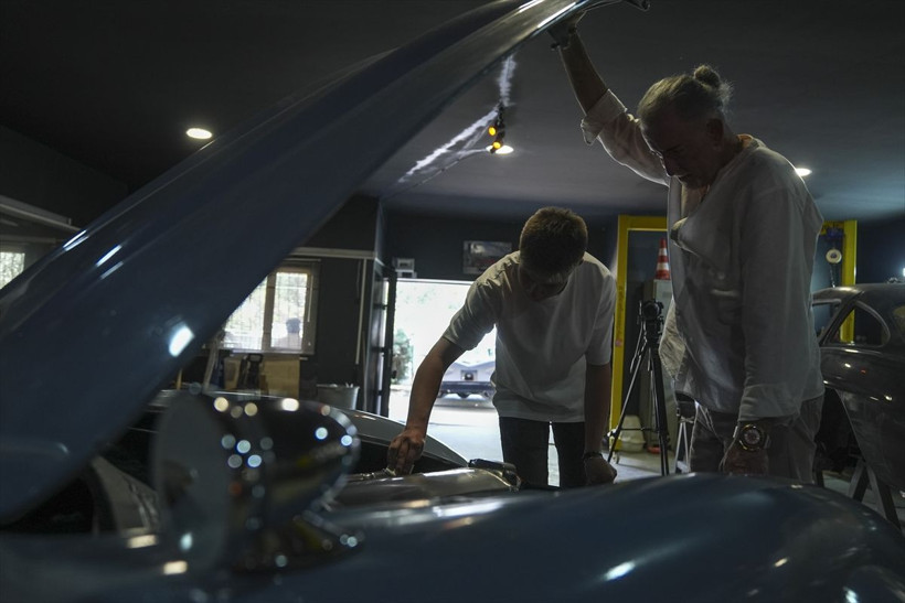 1954 model otomobile müthiş dokunuş! Yollara çıkmaya hazırlanıyor her detayı dikkat çekiyor - Resim: 3