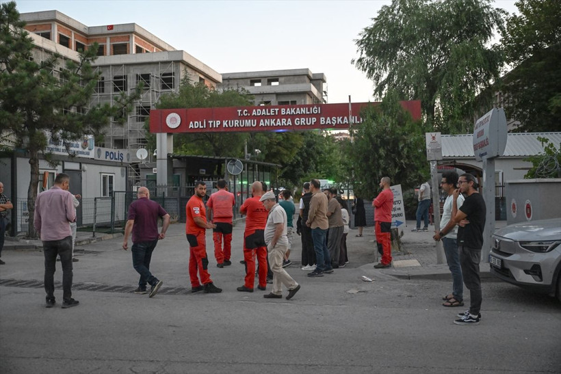 Orman şehitlerinin naaşları Ankara'ya getirildi! Sözün bittiği yer, gözyaşlarına boğuldular - Resim: 4