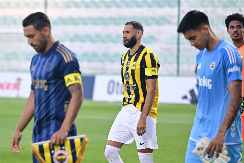 Jose Mourinho'dan olay Fenerbahçe sözleri! Taraftar ikiye bölündü: Gerçekçi olmalıyız... - Resim: 1