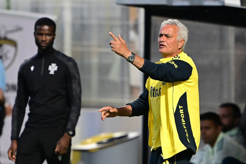 Jose Mourinho'dan olay Fenerbahçe sözleri! Taraftar ikiye bölündü: Gerçekçi olmalıyız... - Resim: 3