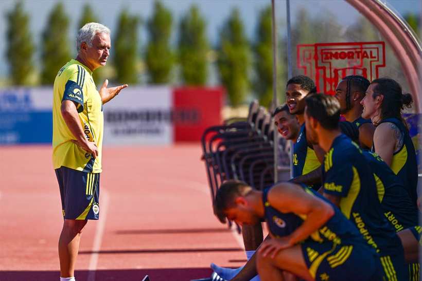 Fenerbahçe'de Jose Mourinho 5 futbolcunun daha biletini kesti! Yönetime şok rapor - Resim: 10