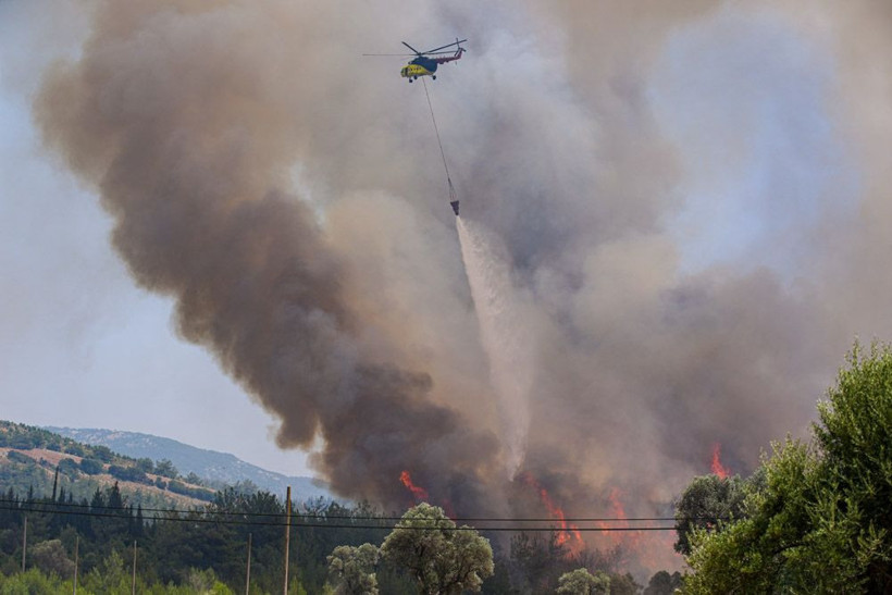 İzmir yanıyor! Alevler çok şiddetli, Bornova'daki yangın Buca'ya sıçradı - Resim: 1