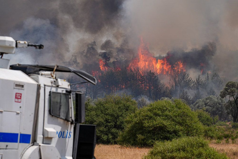 İzmir yanıyor! Alevler çok şiddetli, Bornova'daki yangın Buca'ya sıçradı - Resim: 2