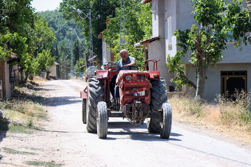 Sağduyulu vatandaş orman yangınına su yetiştirmek için patlak lastikle yol katetti... - Resim: 4