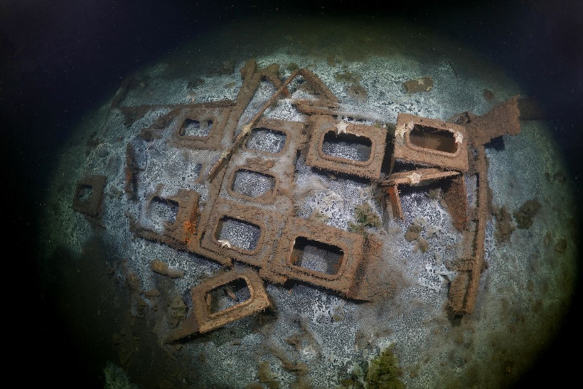 Gölcük'te batık mahalle 26 yıl sonra görüntülendi çay bahçesi sandalyeler kameriye - Resim: 1